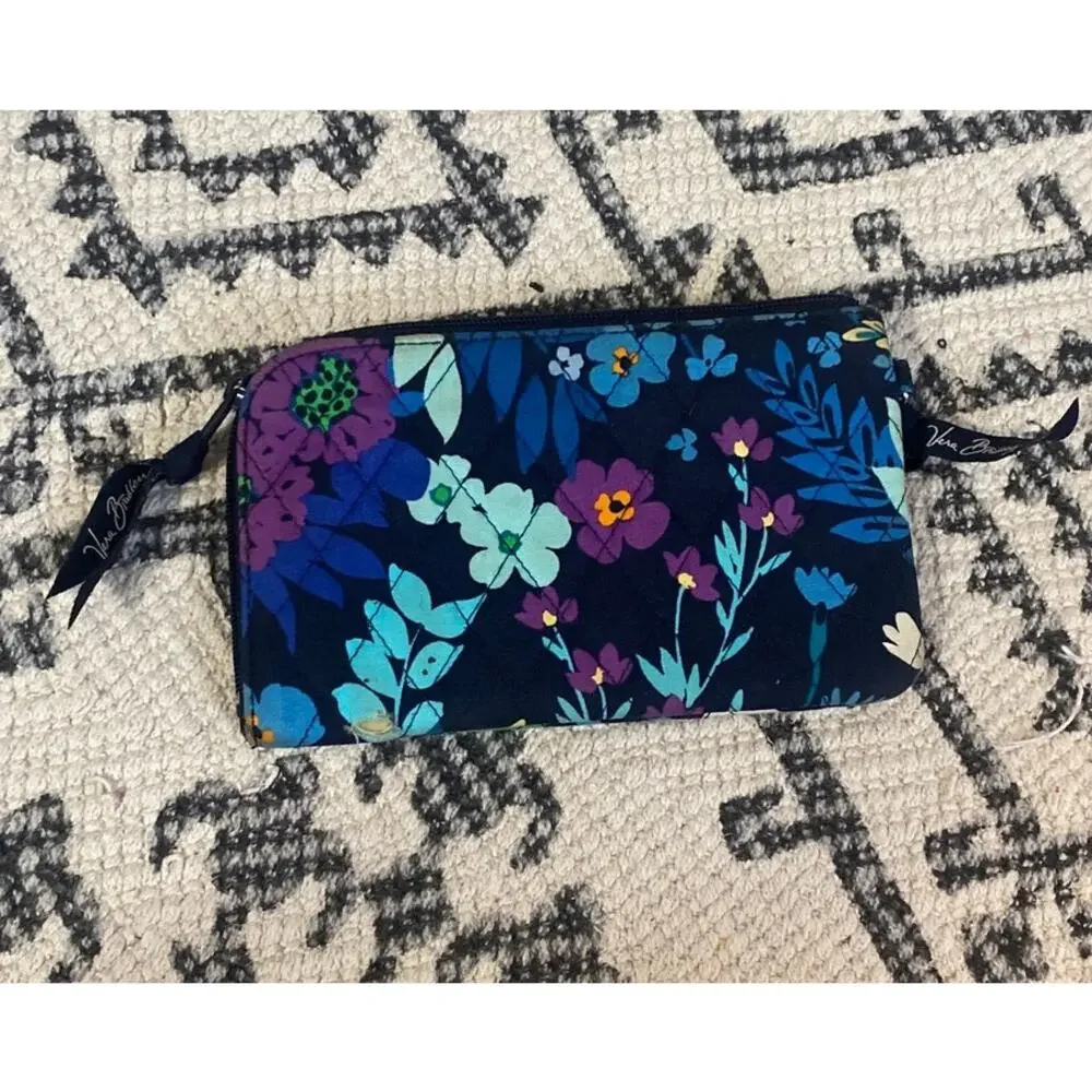 Vera Bradley Quilted Floral midnight blues  Zip Around Wristlet Wallet Pouch